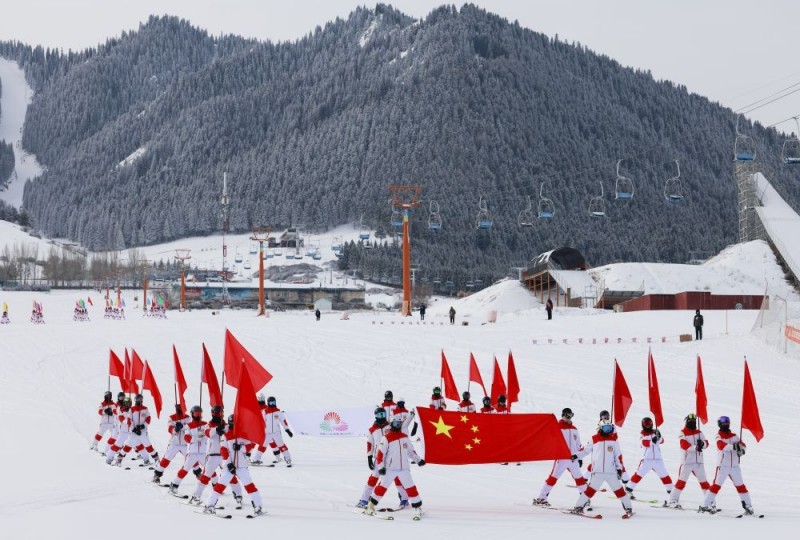 新华全媒+丨冰雪运动成就新疆文旅新名片