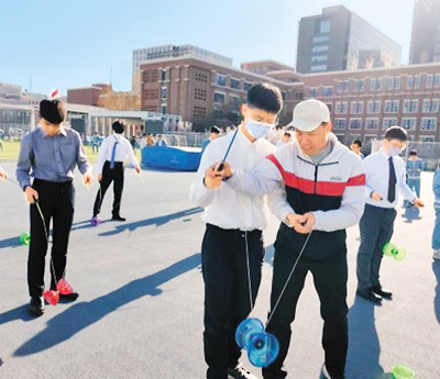 两岸学生在京共赴青春之约