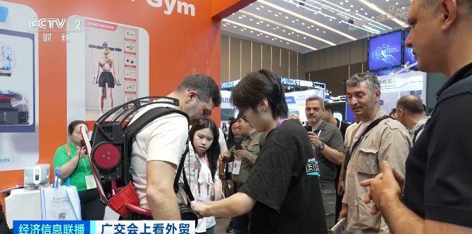 广交会“圈粉”全球 境外采购商：坚定看好中国制造的产品
