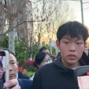 山东入室抢婴案受害者讲述庭审细节：一嫌犯抖腿转眼 眼神让我想起余华英