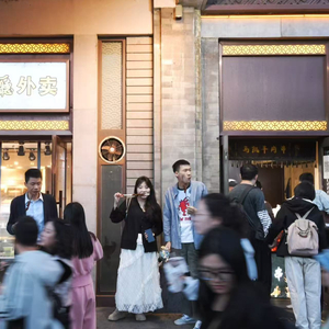 清明假期多家餐企客流增长，新店新菜“备战”五一长假