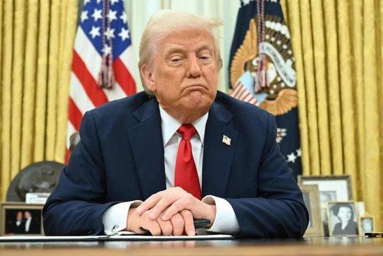 突发!人民币狂拉超600点!特朗普政府一举动被裁定“非法”!关键数据公布,特朗普:美国没有通胀,赶紧降息!美股拉升,中国资产爆发