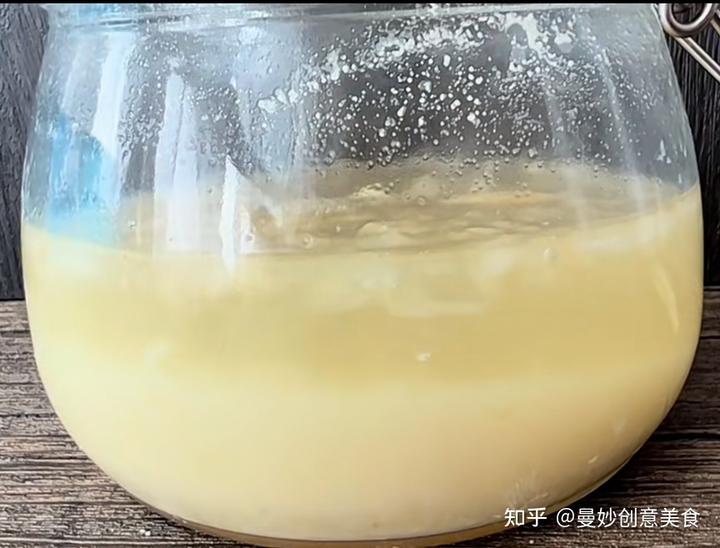 在没有酵母的古代,有哪些天然酵种或者特殊的发酵引子可以用于面包制作,它们有什么独特之处?