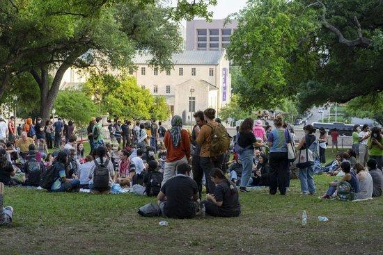 哈佛遭“封杀”震动教育界 在美留学生未来何去何从?