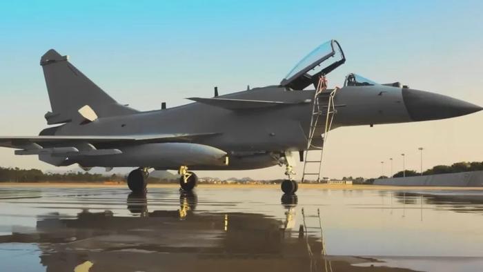 歼-10CE与“阵风”等激烈空战，作战详情披露
