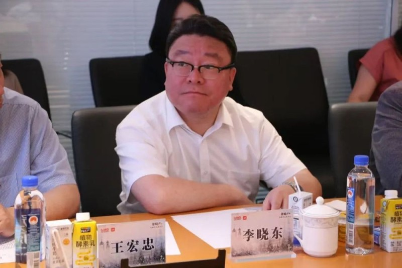 梁晓声经典作品座谈会在京举办