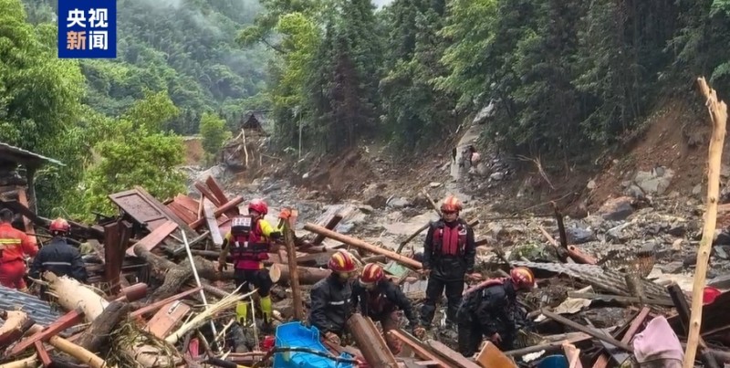 广西龙胜发生山洪泥石流灾害 现场救出1人已无生命体征