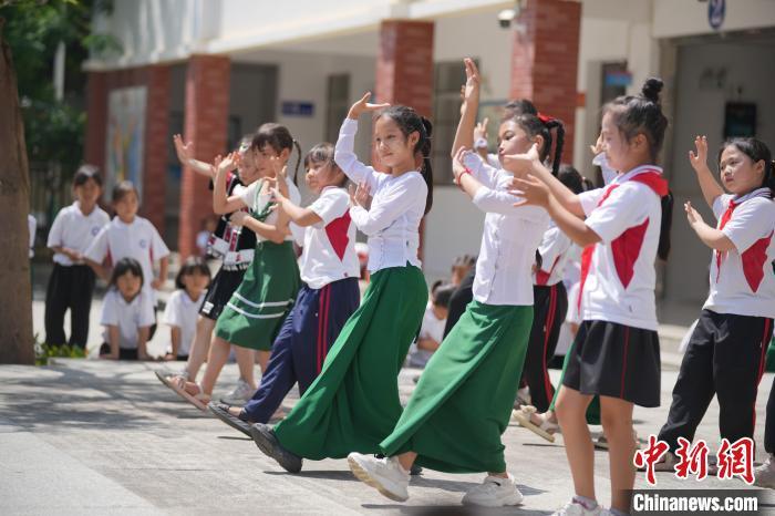 （友城故事）中缅边境“国门小学”：双语诗书写“胞波”情谊
