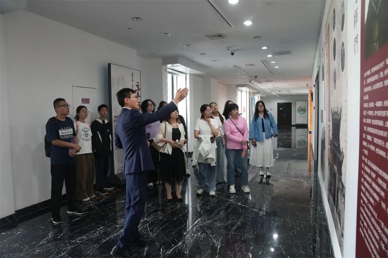 “笔墨酣畅・音画共愈”：李苦禅大写意国画×音乐疗愈沉浸式体验在济南举办
