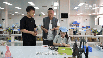 中国经济样本观察・一“业”成名｜真有两把刷子！“刷”出30亿级“颜值经济”