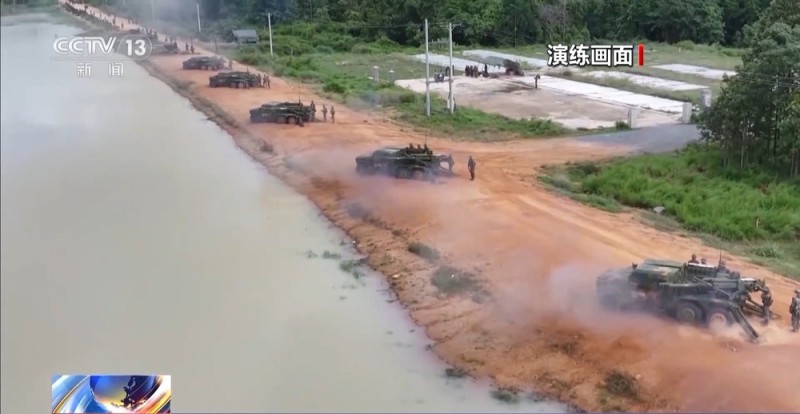 中柬陆空方向实兵实弹演练  场面震撼  直击现场→