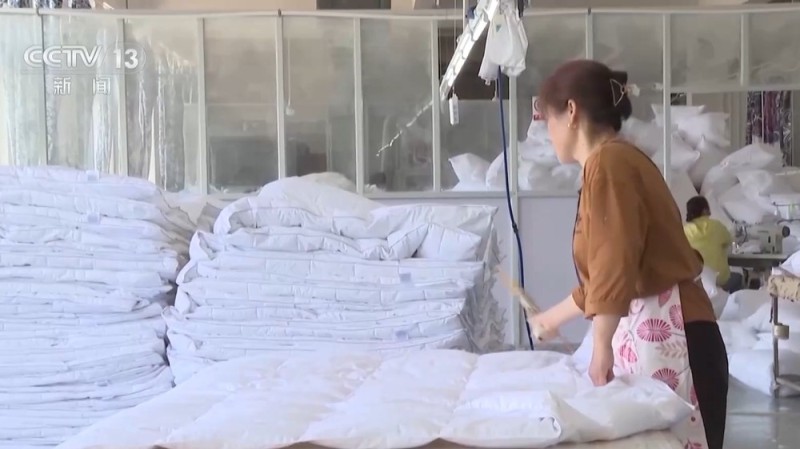 外贸羽绒被牵手国内酒店 外贸企业说鸡蛋不能放在一个篮子里
