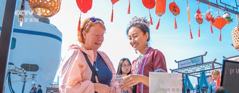 火热“中国游”呈现新趋势  时尚与传统交相辉映成磁吸外国游客密码