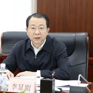 曾妄议党中央大政方针的“老虎”，被留置前夜还在私人会所大吃大喝