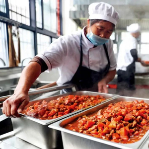 校长亲自干食堂，比外包难太多了？