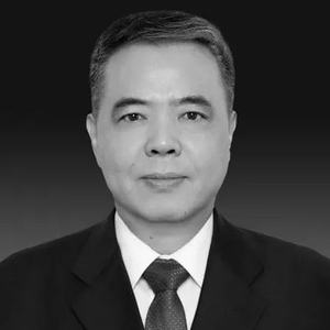 李春升同志会议期间因病逝世，享年63岁