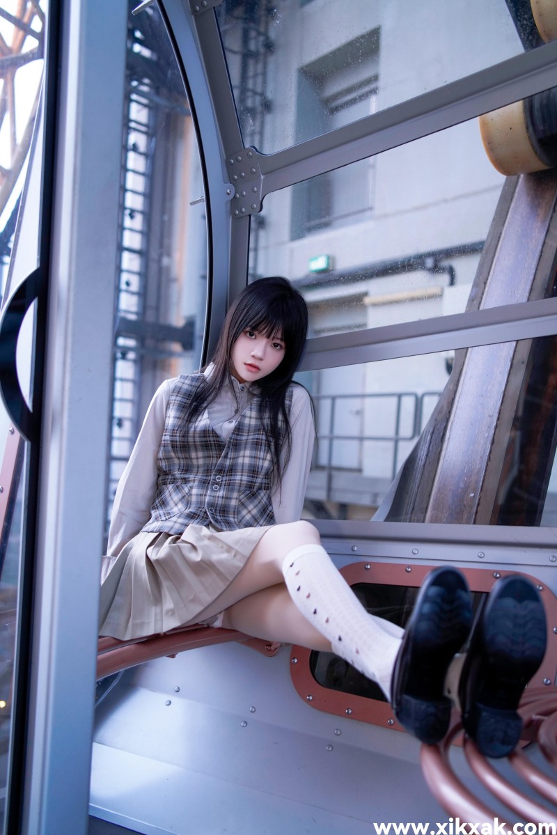 桜桃喵 &#8211; NO.203 制服摩天轮 [27P]