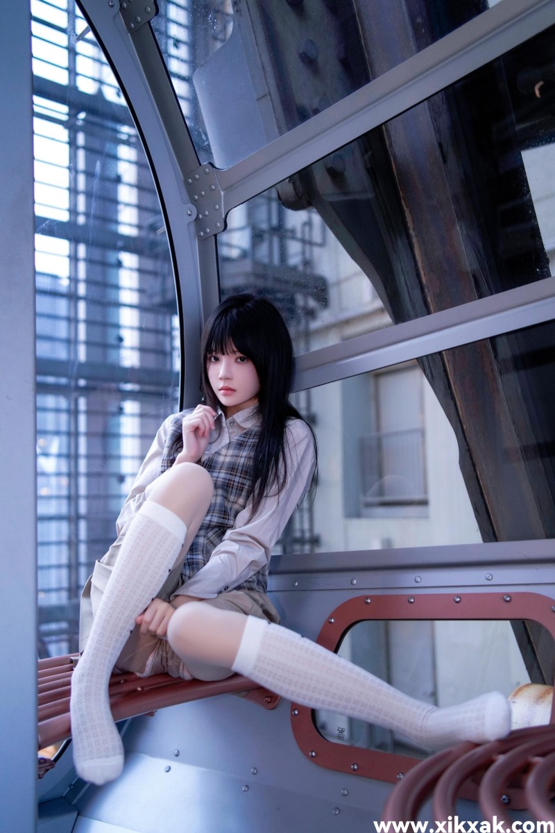 桜桃喵 &#8211; NO.203 制服摩天轮 [27P]