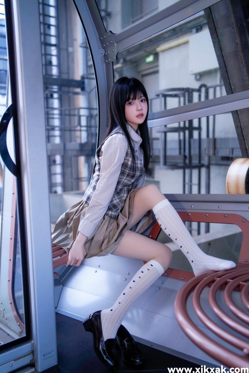 桜桃喵 &#8211; NO.203 制服摩天轮 [27P]
