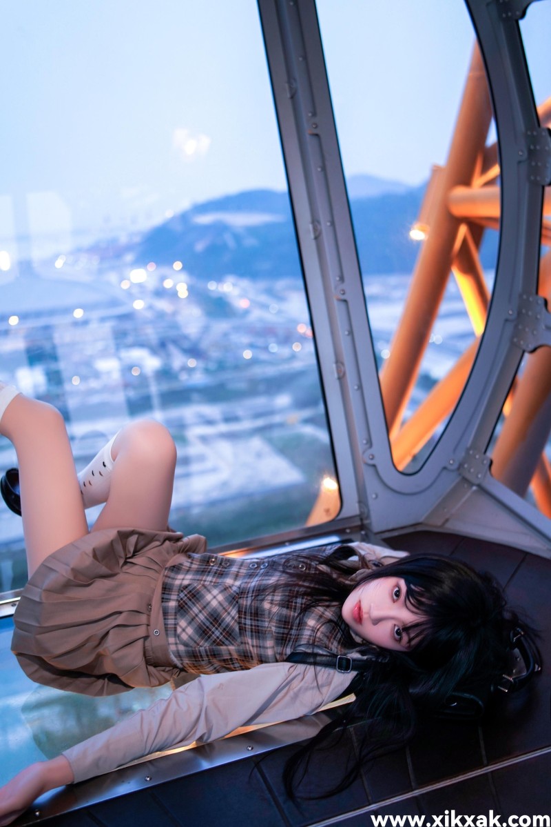 桜桃喵 &#8211; NO.203 制服摩天轮 [27P]