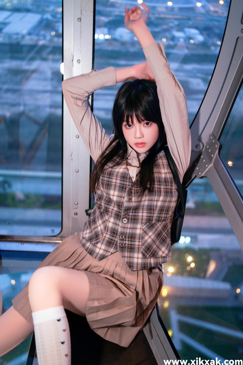 桜桃喵 &#8211; NO.203 制服摩天轮 [27P]