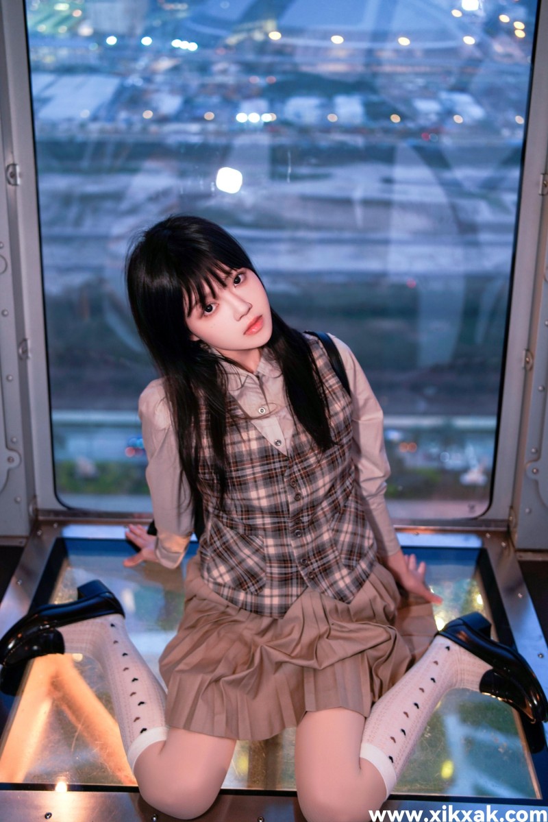 桜桃喵 &#8211; NO.203 制服摩天轮 [27P]