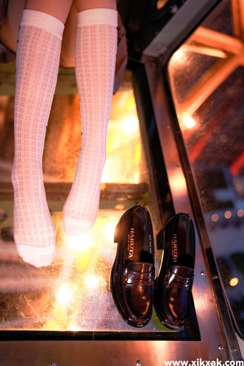 桜桃喵 &#8211; NO.203 制服摩天轮 [27P]