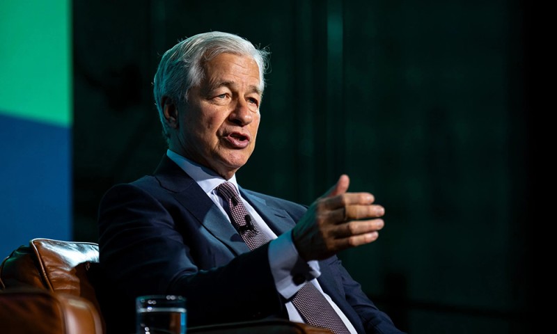 Z世代就业市场极度内卷,摩根大通CEO指点迷津