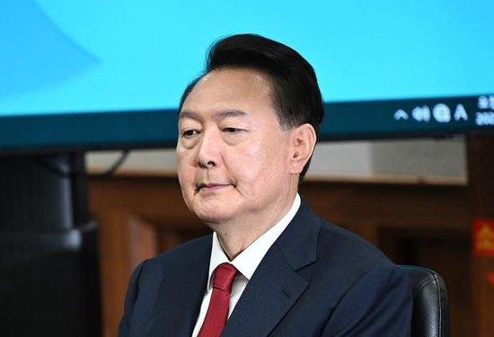 韩国大选“5选1”投票将启 四位前总统各自忙“路演”