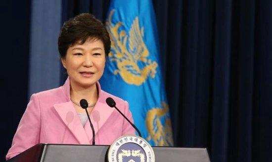 韩国大选“5选1”投票将启 四位前总统各自忙“路演”