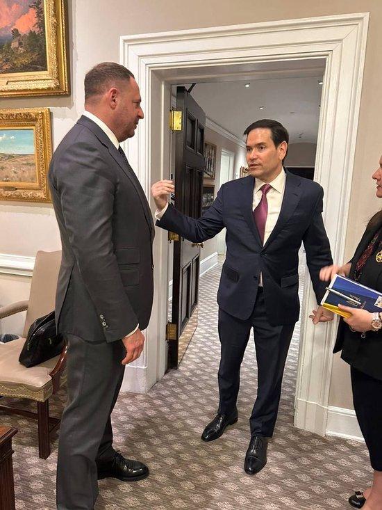 乌总统办公室主任与美国务卿就伊斯坦布尔会晤等议题交换意见