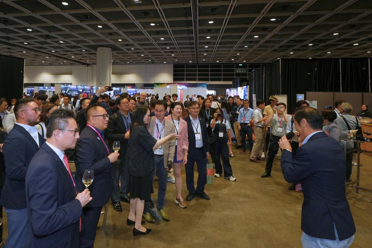 香港首个商业AI展「AI+ Power 2025」盛大开幕，本地及海外行业精英齐聚共探AI发展
