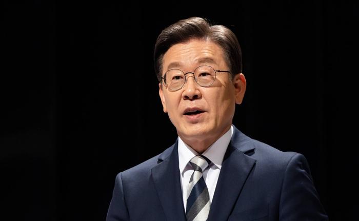 美总统特朗普与韩总统李在明通电话 邀请李在明访问美国