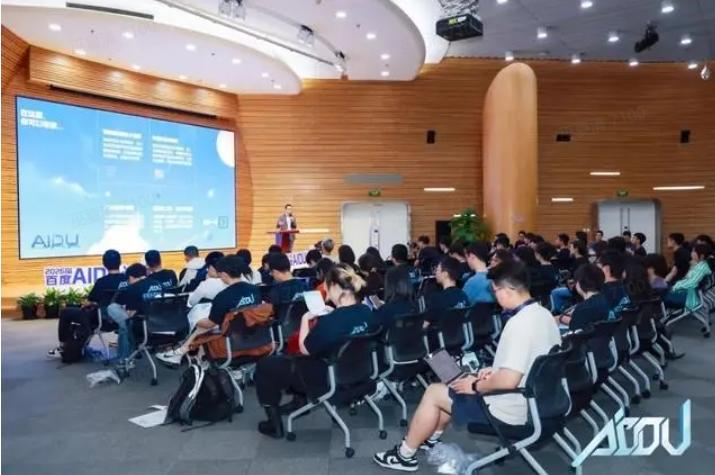 上海一芯片团队突发重大裁员，赔偿N+3且当天离职；曝传音进军两轮电动车市场；地平线余凯：消费者并没有那么重视辅助驾驶丨雷峰早报