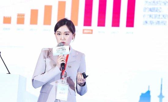 “90后”华裔女孩，悄悄干成新西兰女首富
