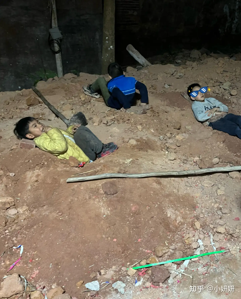 瞎扯 · 你能容忍小朋友跪在地上玩吗?
