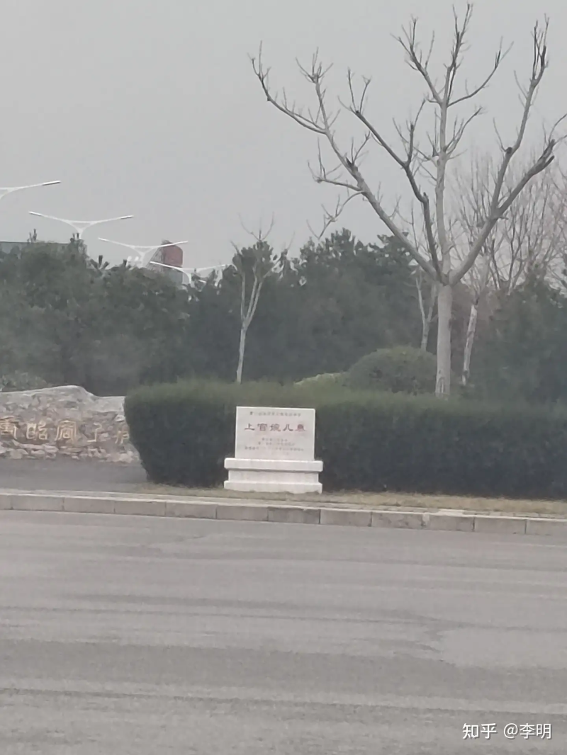 瞎扯 · 你能容忍小朋友跪在地上玩吗?