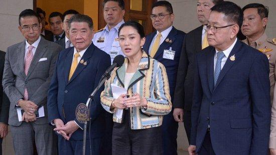 “电话门”后遭司法围剿,上任仅10个月的泰国总理又将难逃“魔咒”?