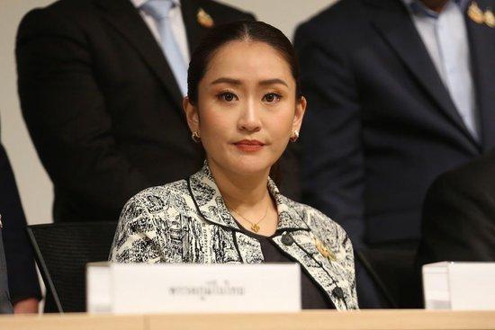 泰国总理被“做局”?她能否打破下台魔咒?