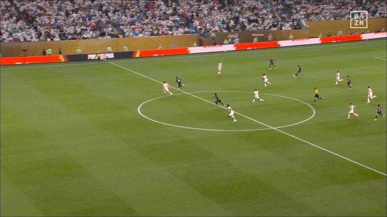 将战尤文!皇马3-0萨尔茨堡头名出线 维尼修斯传射巴尔韦德破门
