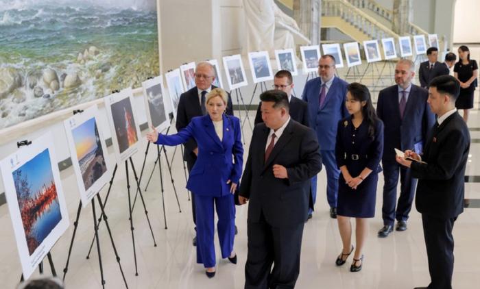 这场重要活动,金正恩再次携女出席