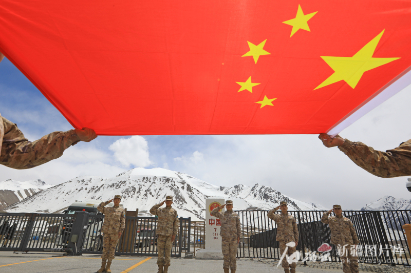 永不熄灭的“精神航灯”――记红其拉甫气象导航站
