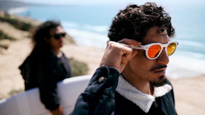 Meta 新眼镜来了！这次是 Oakley 的经典运动口味