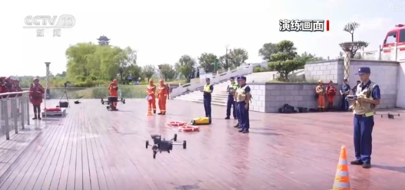 无人机侦察、智能救生艇、水下机器人……闻汛而动！AI赋能应急抢险救援