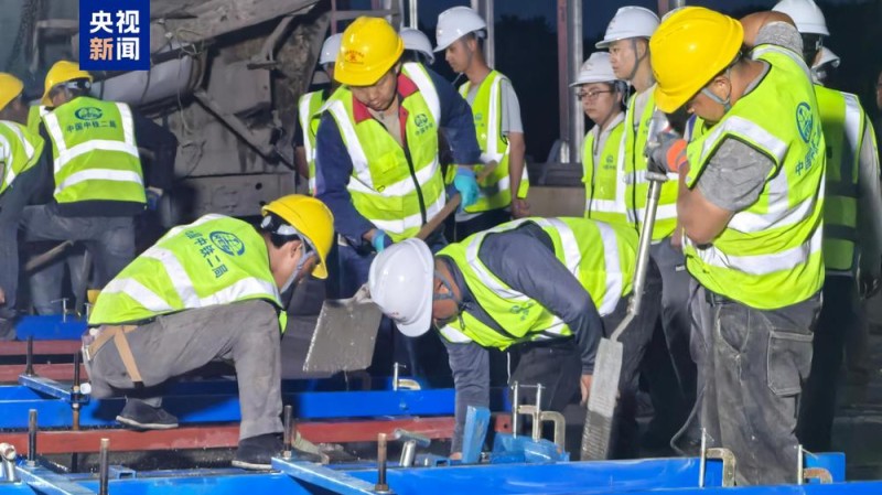 施工加速度 渝昆高铁云南段进入无砟轨道施工阶段