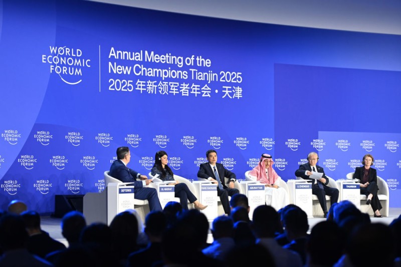 新华视点｜新能源转型、新产业升级、新技术革命――2025夏季达沃斯论坛热点扫描