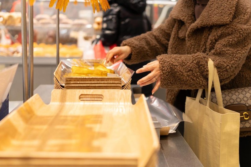 临期食品盲盒受追捧 环保与食品安全如何平衡？