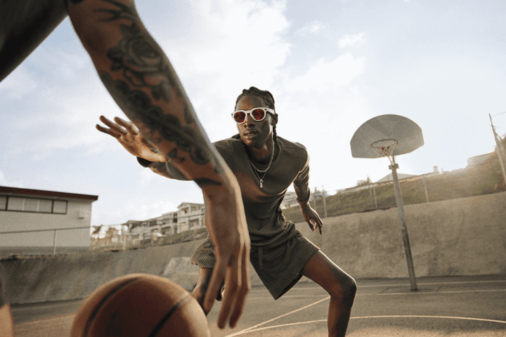 Meta 新眼镜来了！这次是 Oakley 的经典运动口味