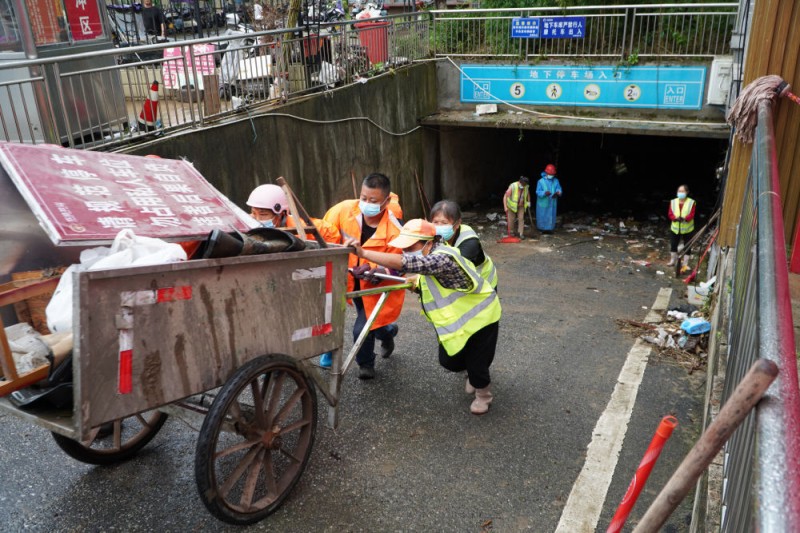 微视频｜多地遭遇持续强降雨 救援现场一线直击