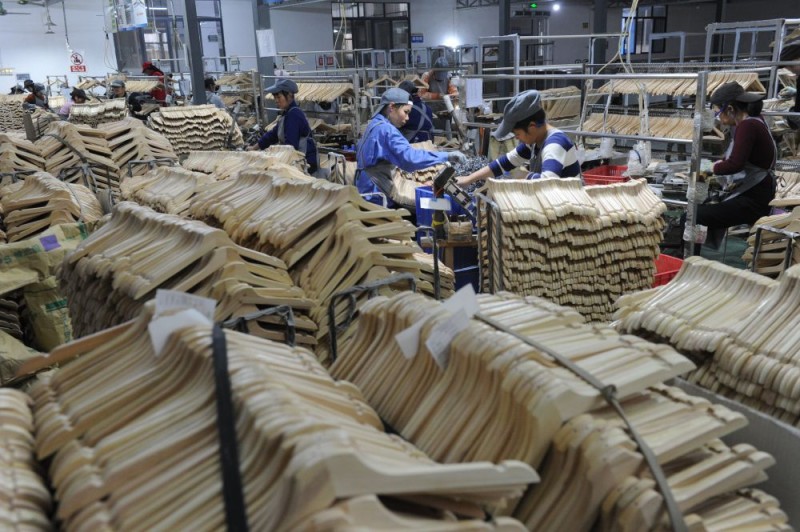 中国经济样本观察・“镇”了不起｜为衣做架，“挂”出来的80亿元“衣架产业”